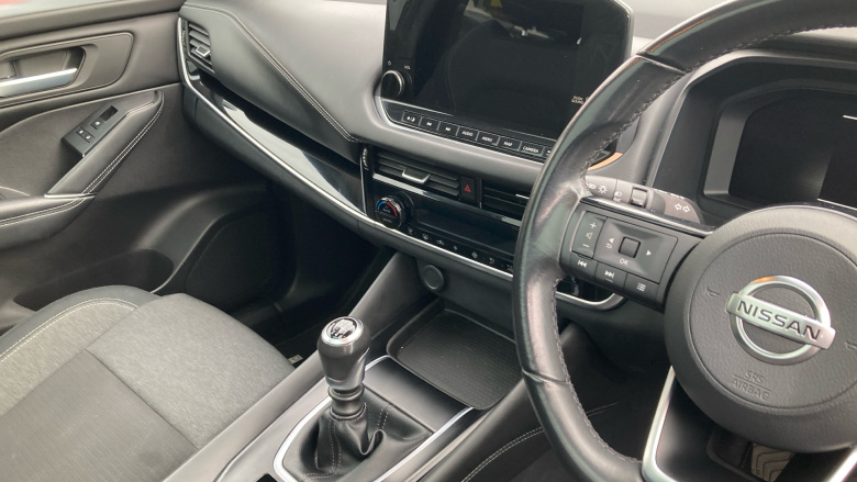 Nissan Qashqai 1.3 DiG-T MH N-Connecta 5dr Petrol Hatchback